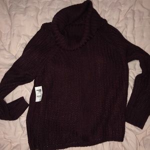 Maroon turtle neck sweater